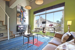 Отель Berkeley Square Apartment  Кейптаун